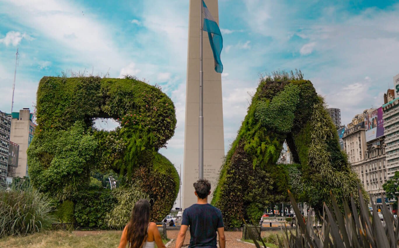 Danni & Fede with the BA sign