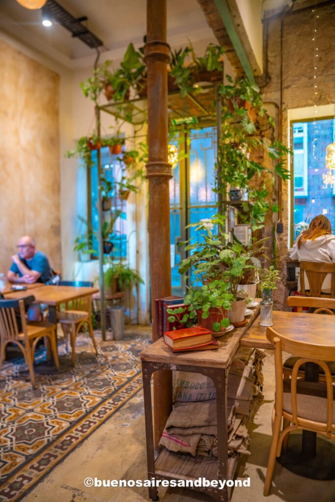 Dante en Verona - cafe in Belgrano, Buenos Aires-1