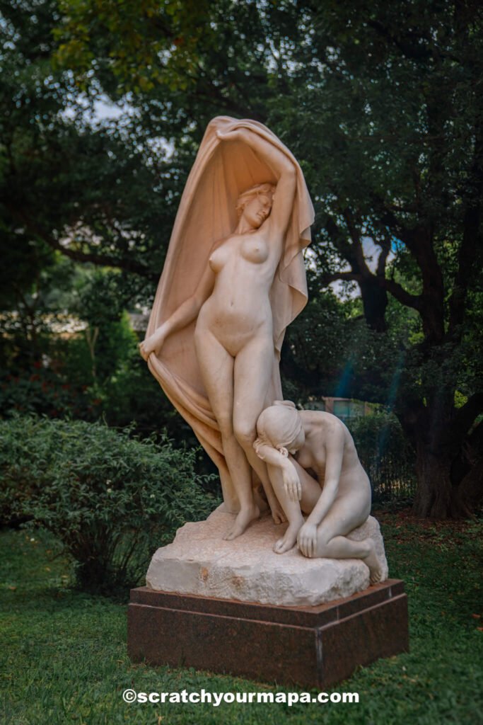 statues at the Buenos Aires botanical gardens