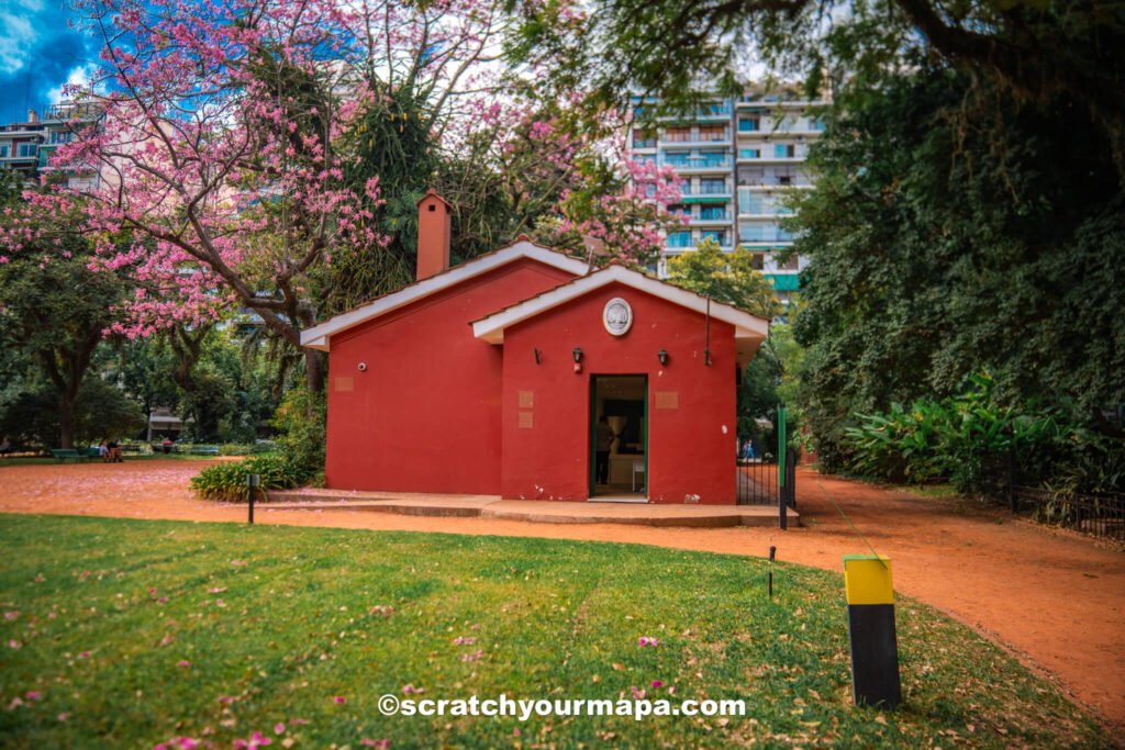 bathrooms at the Buenos Aires botanical gardens